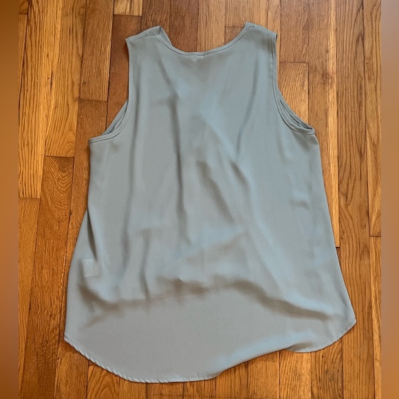 All In Favor Camely Surplice V-neck blouse - M - EUC - Picture 4 of 5